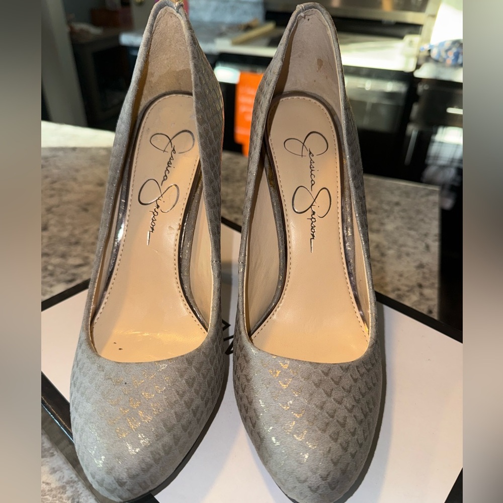 Jessica Simpson Silver Patterned Heels - Picture 2 of 12